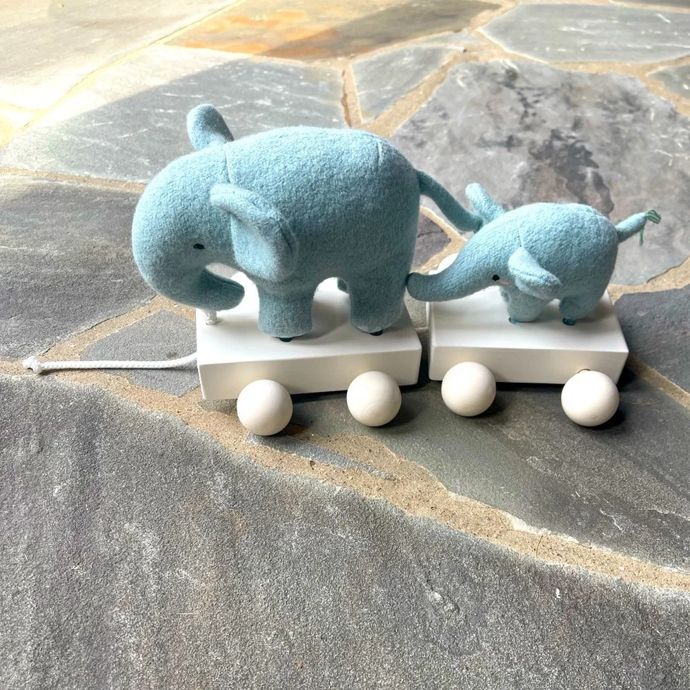 Wonder & Wise Baby's Elephant Pull Toy